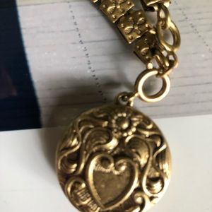 Ladies locket
